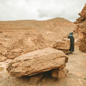 Mohammed nei pressi delle grotte di Akhiam